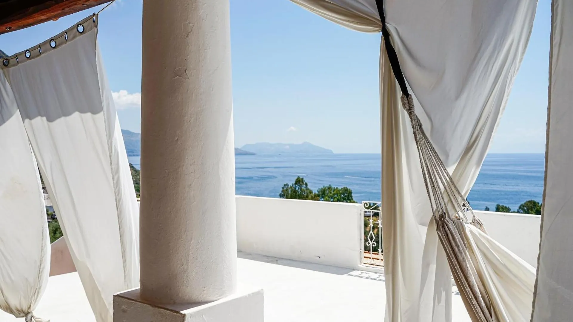 Salina Castel Vinci Villa Rinella İtalya
